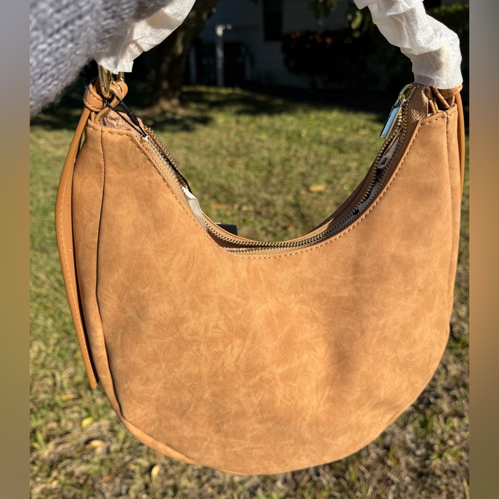4th & RECKLESS Una Faux Suede Crescent Shoulder Bag - Picture 11 of 16